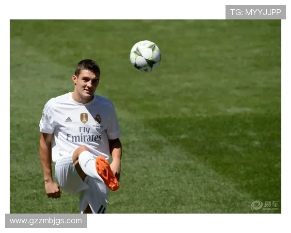 足球八部位颠球技巧解析 各大球星如何通过颠球展现精湛技艺 足球八部位颠球技巧解析 各大球星如何通过颠球展现精湛技艺