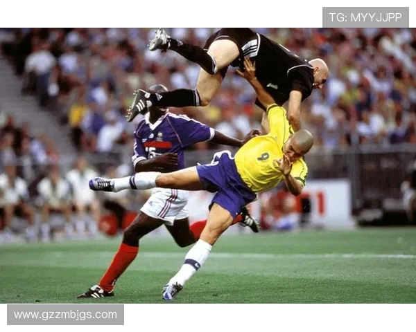 足球场传奇20号球星的辉煌轨迹与经典瞬间解析