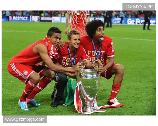 足球场上的五大高智商球星 他们如何通过智慧征服赛场 足球场上的五大高智商球星 他们如何通过智慧征服赛场